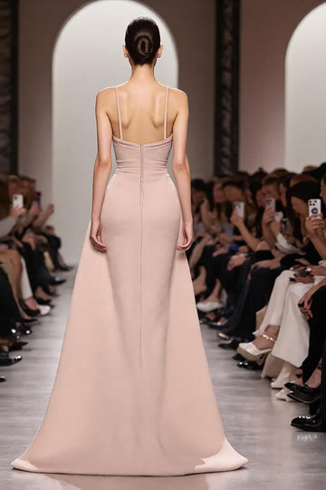 Robe de soirée longue en satin ivoire à bretelles spaghetti froncées